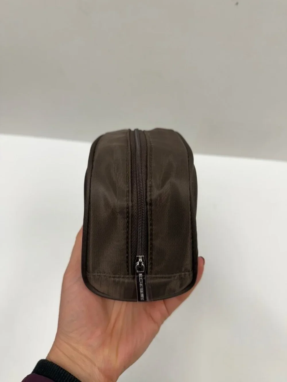 Molton Brown London - Small Brown Toiletries Cosmetic Bag Logo